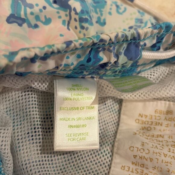 Lilly Pulitzer junior capri swim trunks with Tropical Print SZ Medium(5-7) - Picture 7 of 8